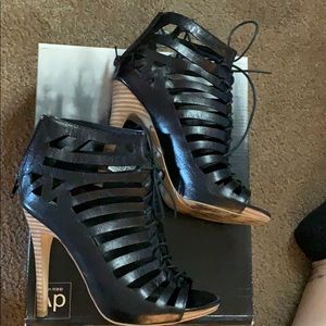 Dolce Vita • Cabo black leather heels